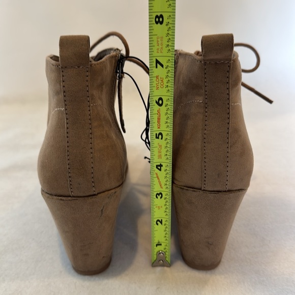 DV Dolce Vita Target Women's Taupe Booties Boots Lace Up Zipper Wedge Size 9.5 - Picture 4 of 13